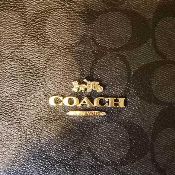 100% Authentic Coach Skylar Hobo Signature Canvas - Picture 10 of 10